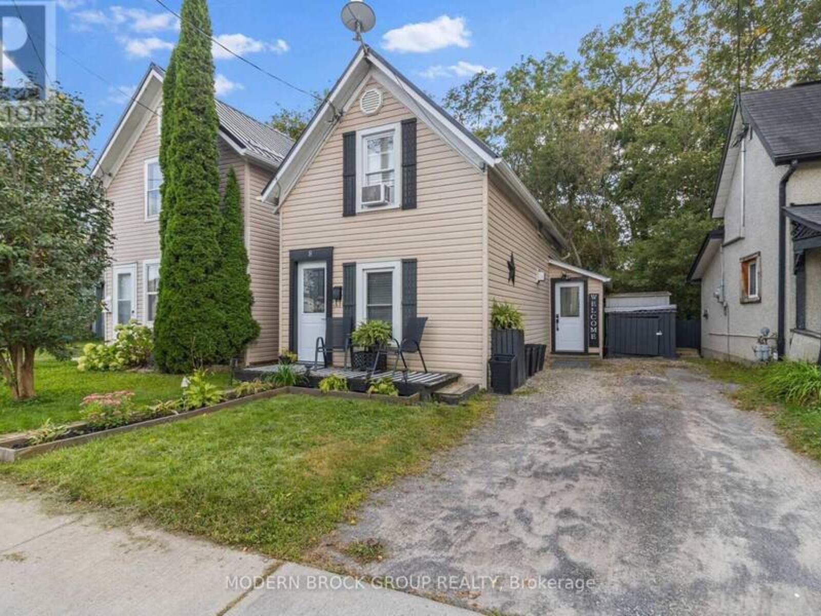 8 ELM STREET, Brockville, Ontario K6V 5M6