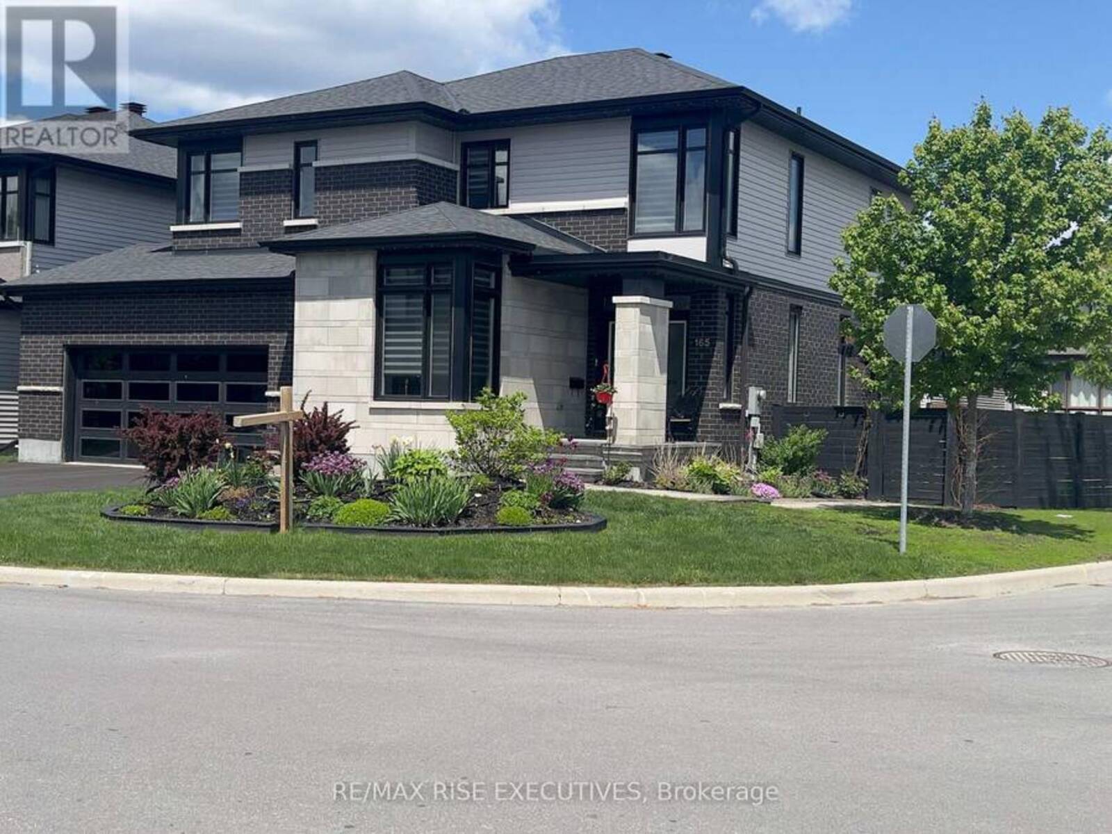 165 FINSBURY AVENUE, Ottawa, Ontario K2S 2P5