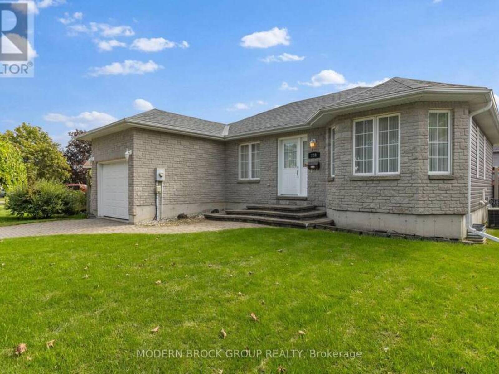 230 BELEY STREET, Brockville, Ontario K6V 7J7