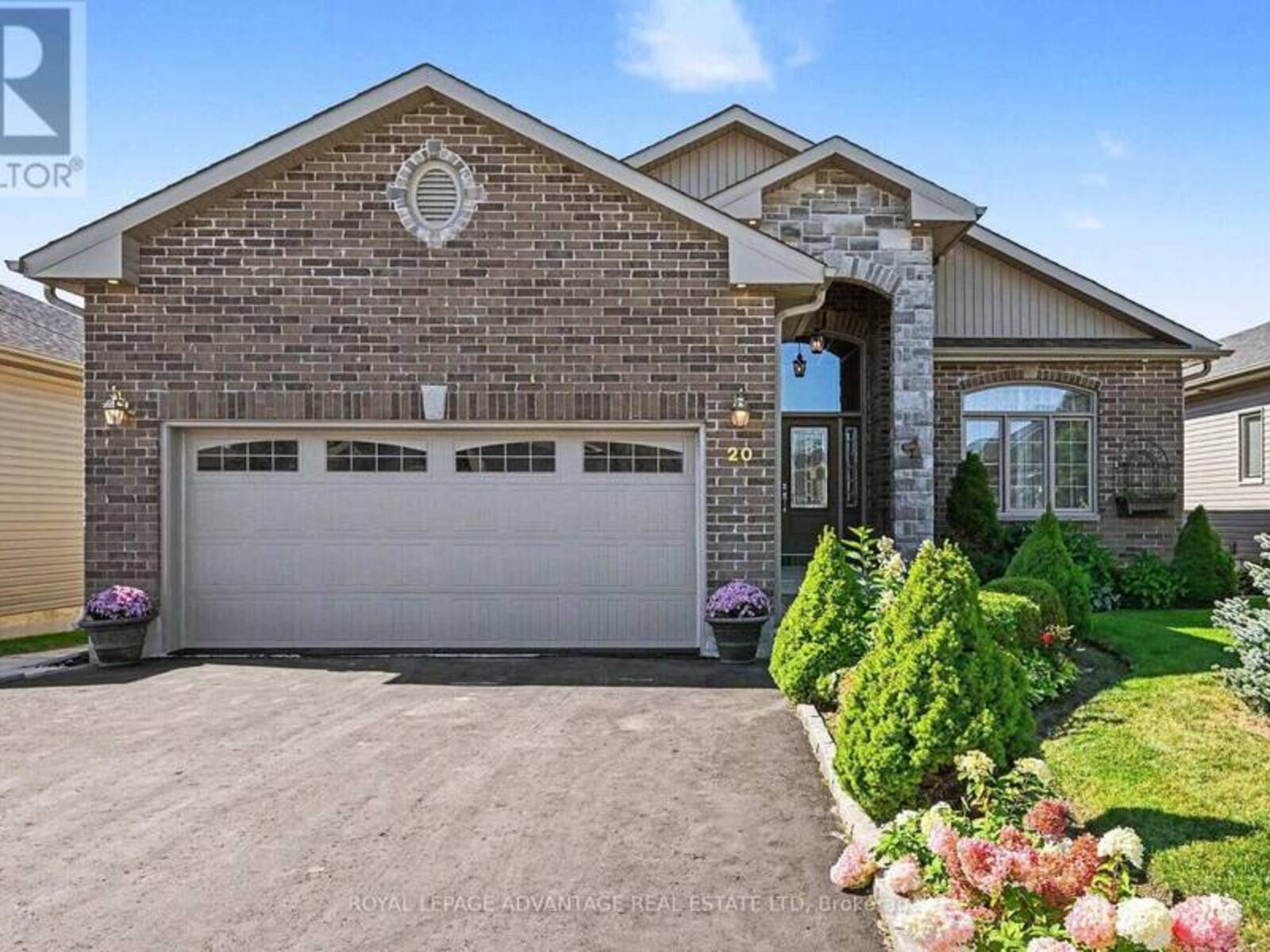 20 SENATORS GATE, Perth, Ontario K7H 0B5