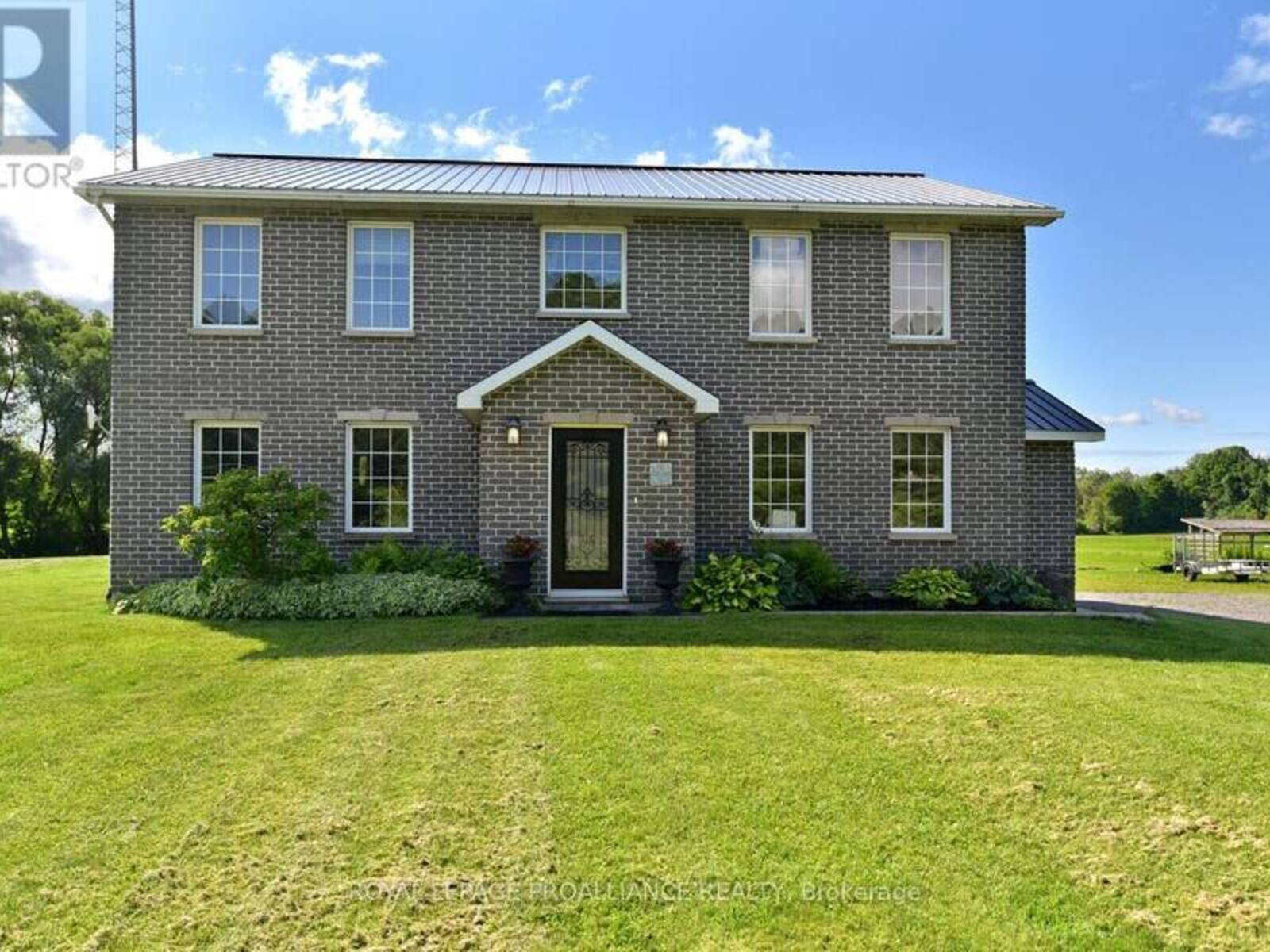 1367 HALLECKS ROAD E, Brockville, Ontario K6V 5T3