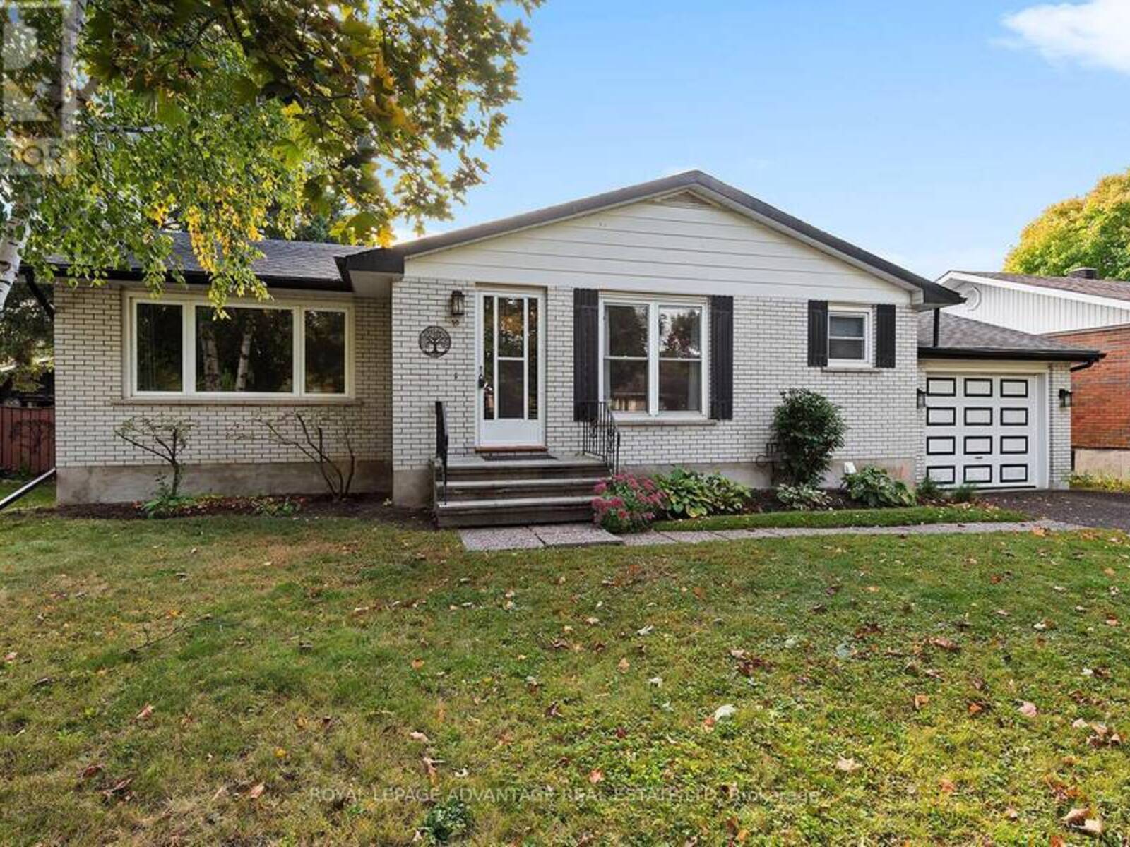 10 ROBERT ROAD, Perth, Ontario K7H 2Z8