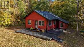 1135 GREEN BAY ROAD | South Frontenac Ontario | Slide Image Two