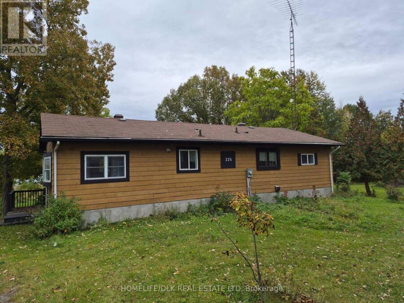 225 JOHNSON BAY LANE, Gananoque, Ontario K7G 2V6