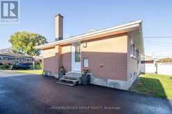 10 MANOR DRIVE | Brockville Ontario | Slide Image Four