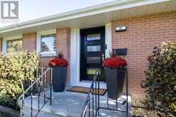 10 MANOR DRIVE | Brockville Ontario | Slide Image Seven