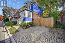 27 BYNG AVENUE | Brockville Ontario | Slide Image Four