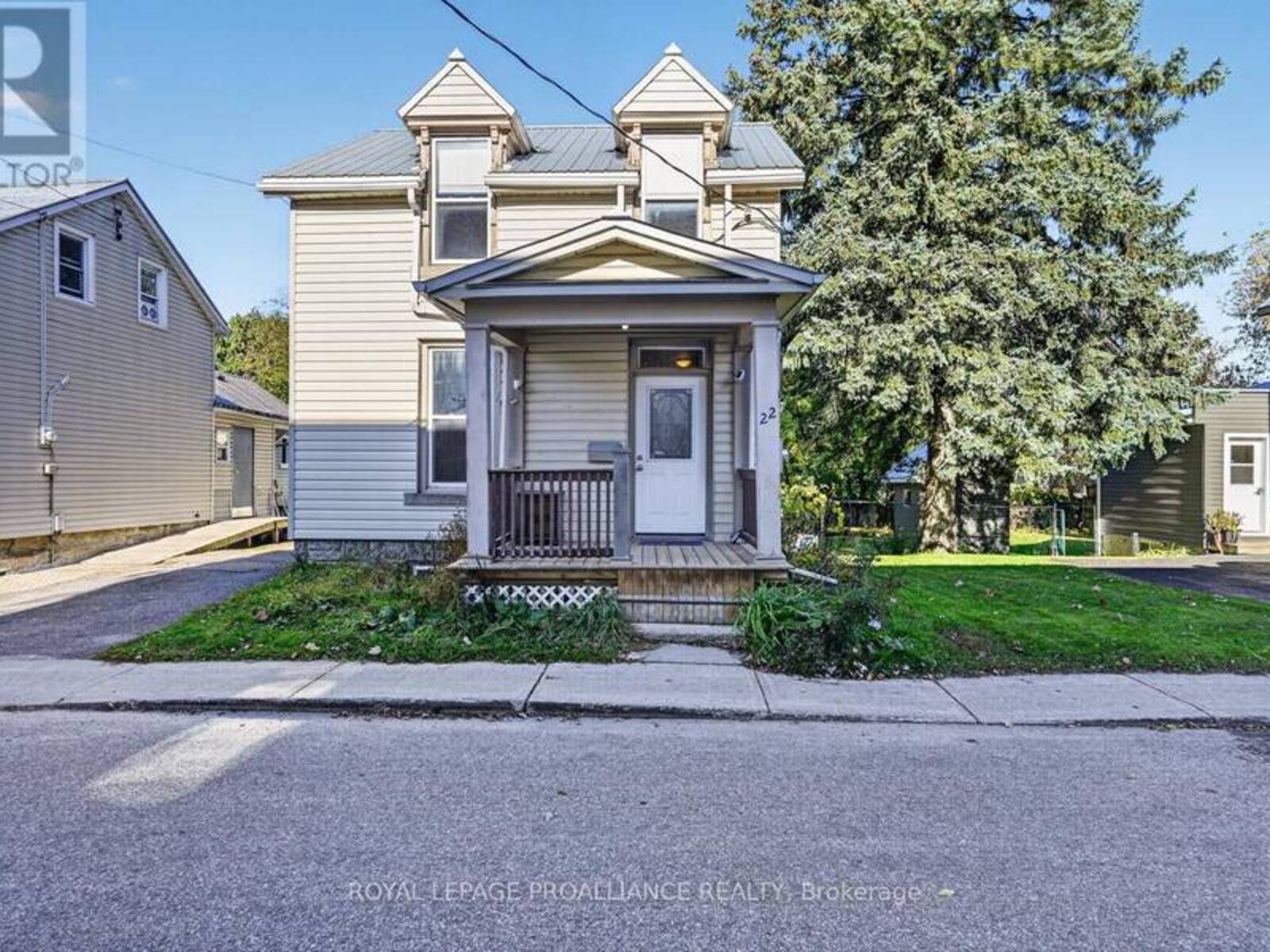 22 ABBOTT STREET, Brockville, Ontario K6V 4A4