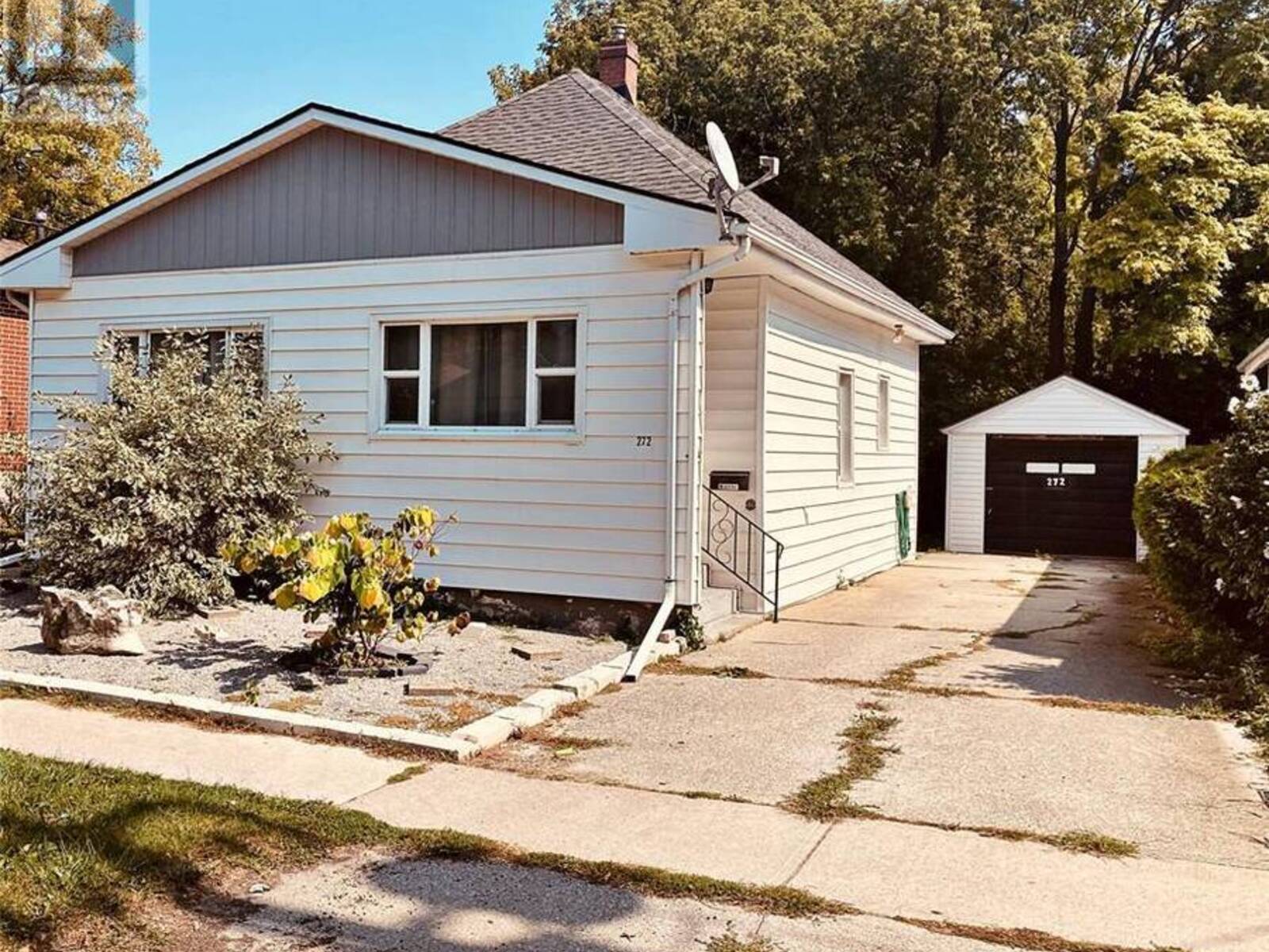 272 MITTON STREET North, Sarnia, Ontario N7T 6H9