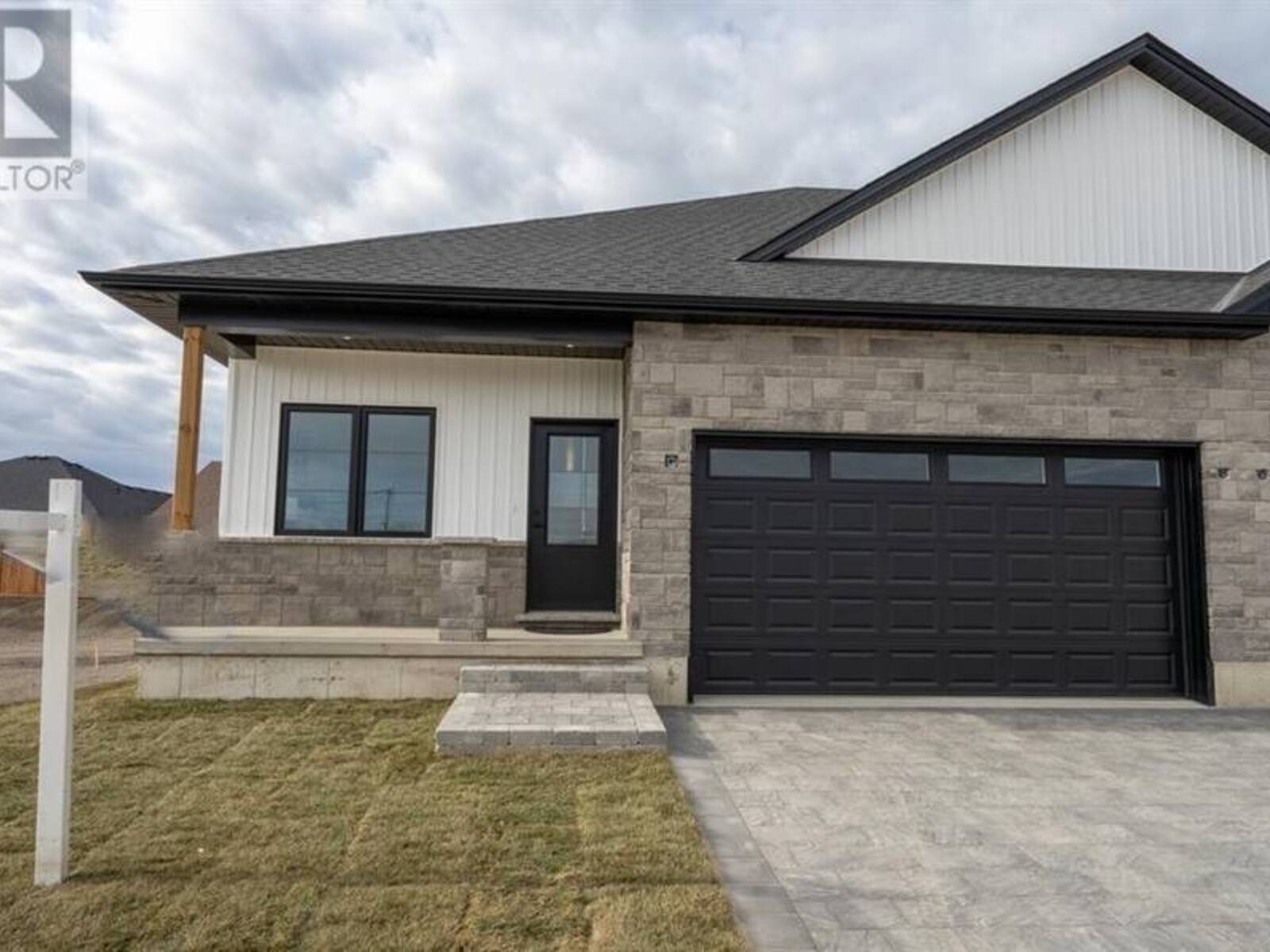 732 ANISE LANE, Sarnia, Ontario N7S 0B3