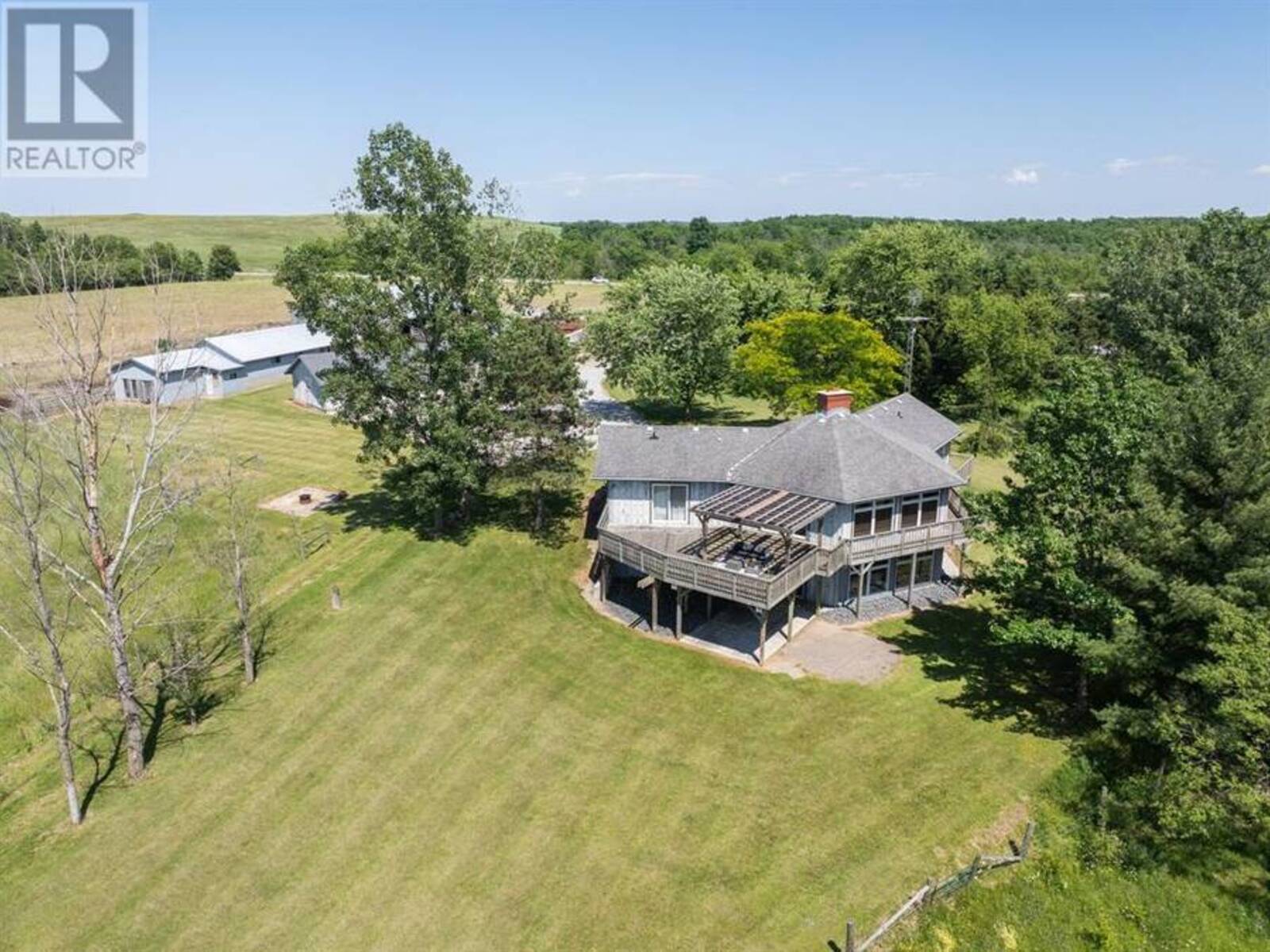 3977 OIL HERITAGE ROAD, Petrolia, Ontario N0N 1R0