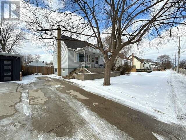 667 MURPHY ROAD Sarnia Ontario, N7S 2X4 - 3 Bedrooms Home For Sale