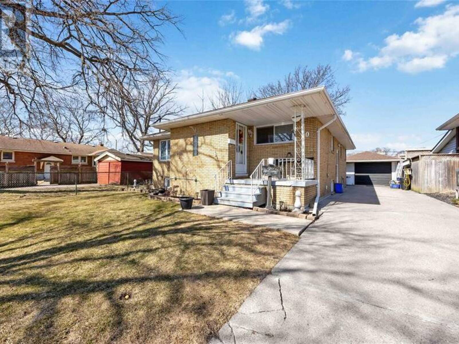 70 MASSEY CRESCENT, Sarnia, Ontario N7S 2P7