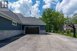 647 ST CLAIR PARKWAY | St. Clair Ontario | Slide Image Eight