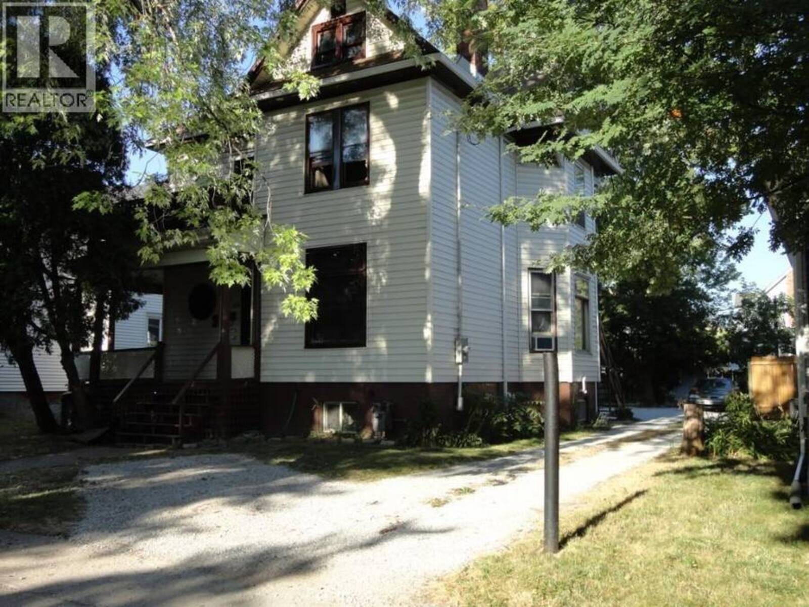 139 FORSYTH STREET, Sarnia, Ontario N7T 3A8