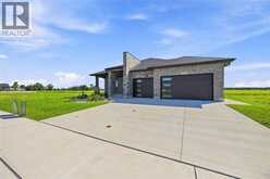 6936 SHORESIDE DRIVE | Plympton-Wyoming Ontario | Slide Image Four