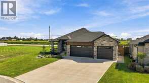 6747 GRIFFIN DRIVE | Plympton-Wyoming Ontario | Slide Image Three