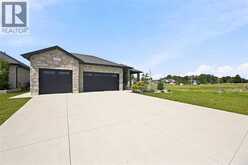6927 SHORESIDE DRIVE | Plympton-Wyoming Ontario | Slide Image Five