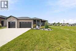 6927 SHORESIDE DRIVE | Plympton-Wyoming Ontario | Slide Image One