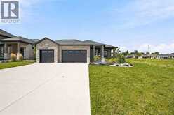 6927 SHORESIDE DRIVE | Plympton-Wyoming Ontario | Slide Image Four