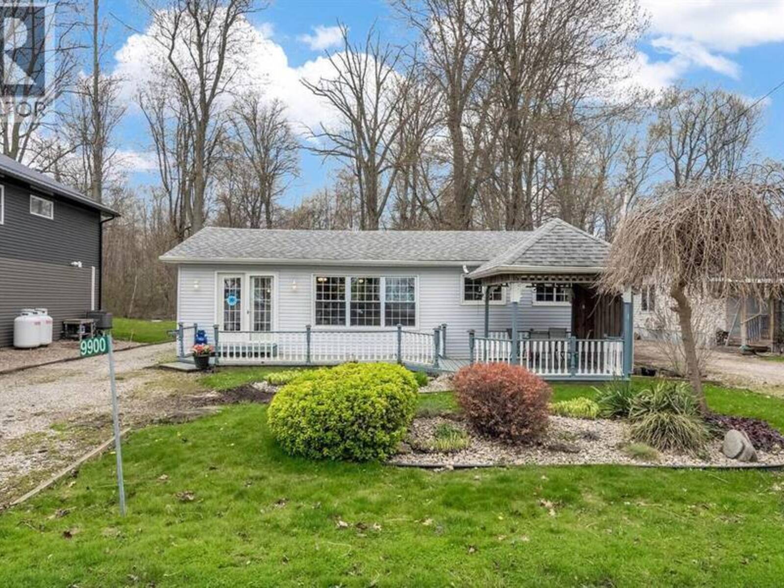 9900 Lake ROAD, Lambton Shores, Ontario N0N 1J1