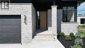 2060 MARION AVENUE | Sarnia Ontario | Slide Image Two
