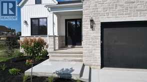 2052 MARION AVENUE | Sarnia Ontario | Slide Image Two