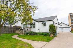 826 LYNWOOD AVENUE | Sarnia Ontario | Slide Image Two