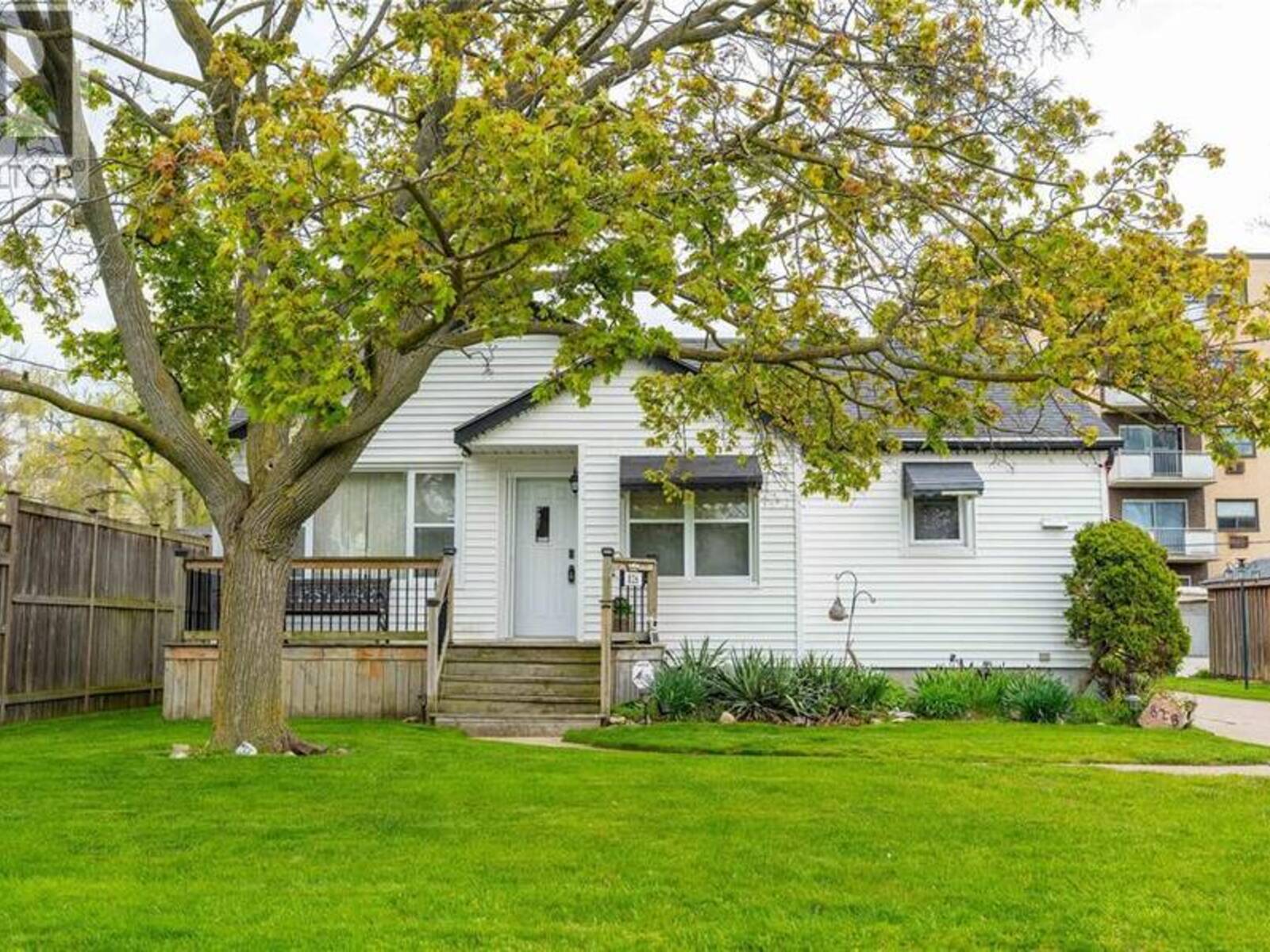 826 LYNWOOD AVENUE, Sarnia, Ontario N7T 7A4