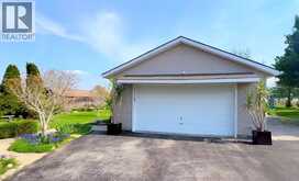 4217 BLUEPOINT DRIVE | Plympton-Wyoming Ontario | Slide Image Thirty