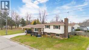671 NELSON STREET | Wallaceburg Ontario | Slide Image Two