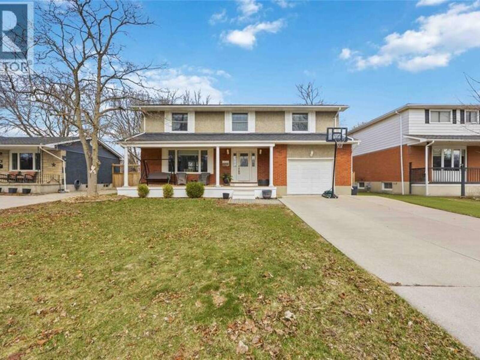 1104 CATHCART BOULEVARD, Sarnia, Ontario N7S 2H5