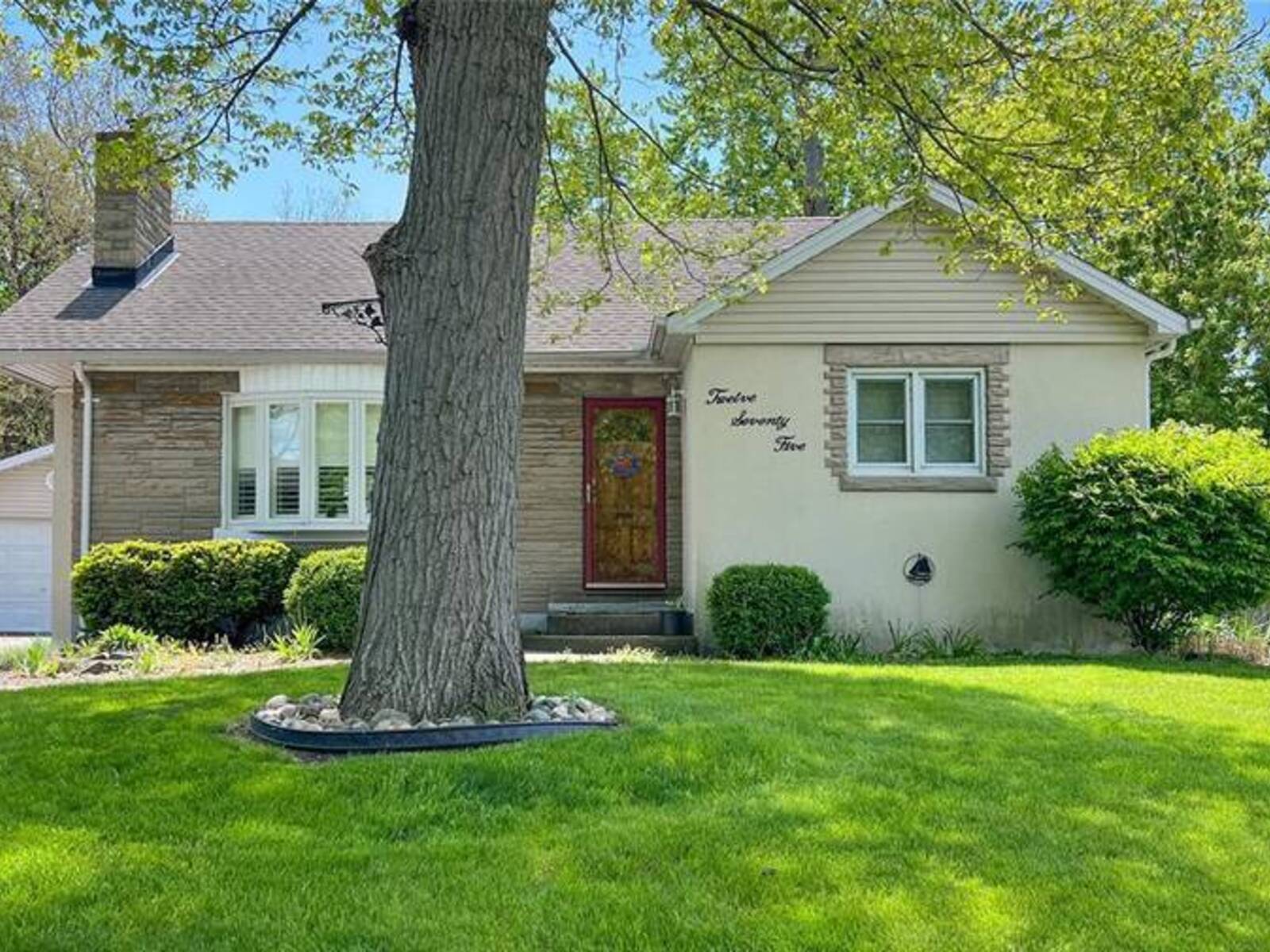 1275 WEBSTER DRIVE, Sarnia, Ontario N7S 2J9