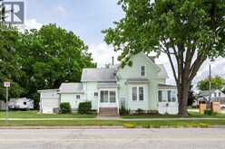 441 QUEEN STREET | Petrolia Ontario | Slide Image Four