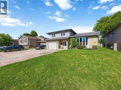 309 Edgewood STREET Sarnia Ontario, N7S 5S1