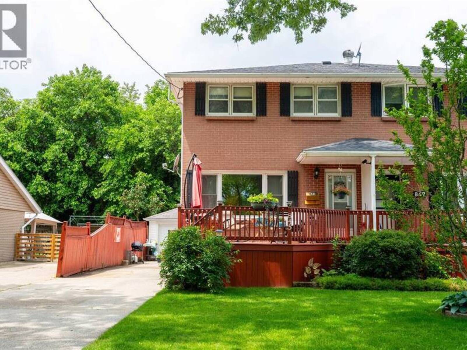 845 VROOM AVENUE, Sarnia, Ontario N7S 2W9