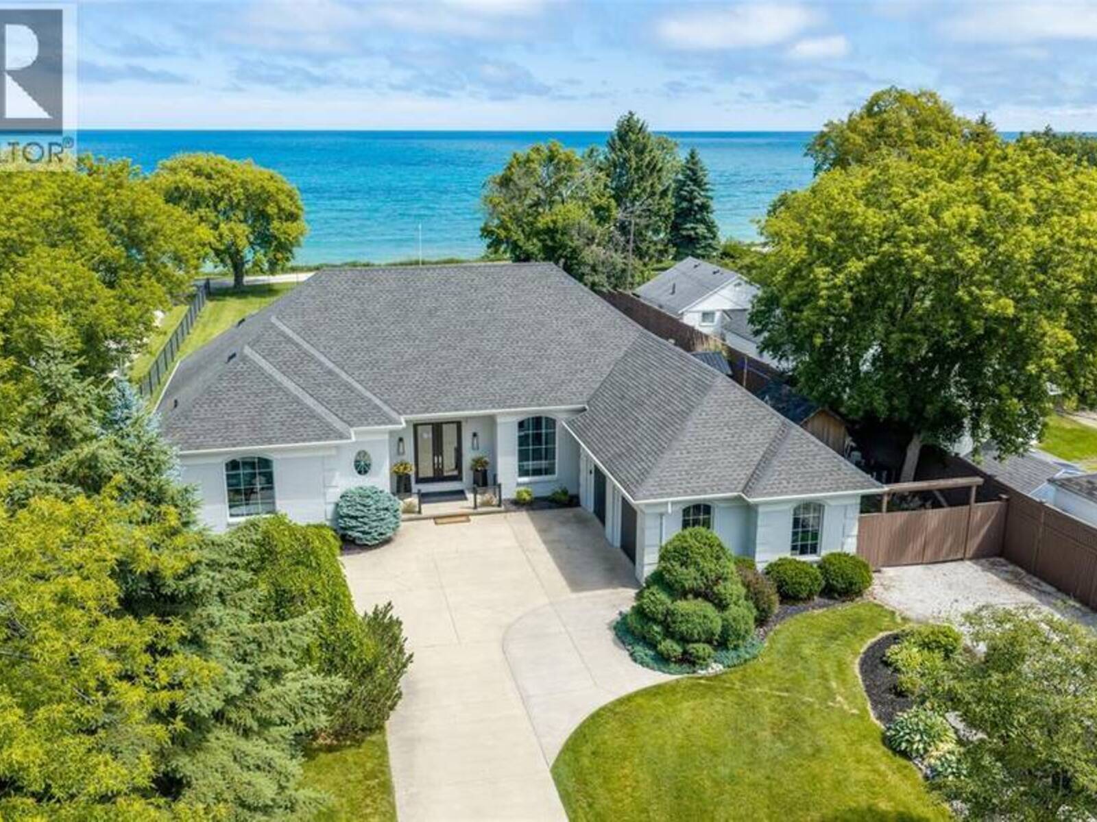 2120 HURON SHORES DRIVE, Sarnia, Ontario N7T 7H6