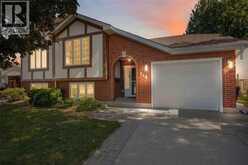 118 FINCH DRIVE | Sarnia Ontario | Slide Image Three