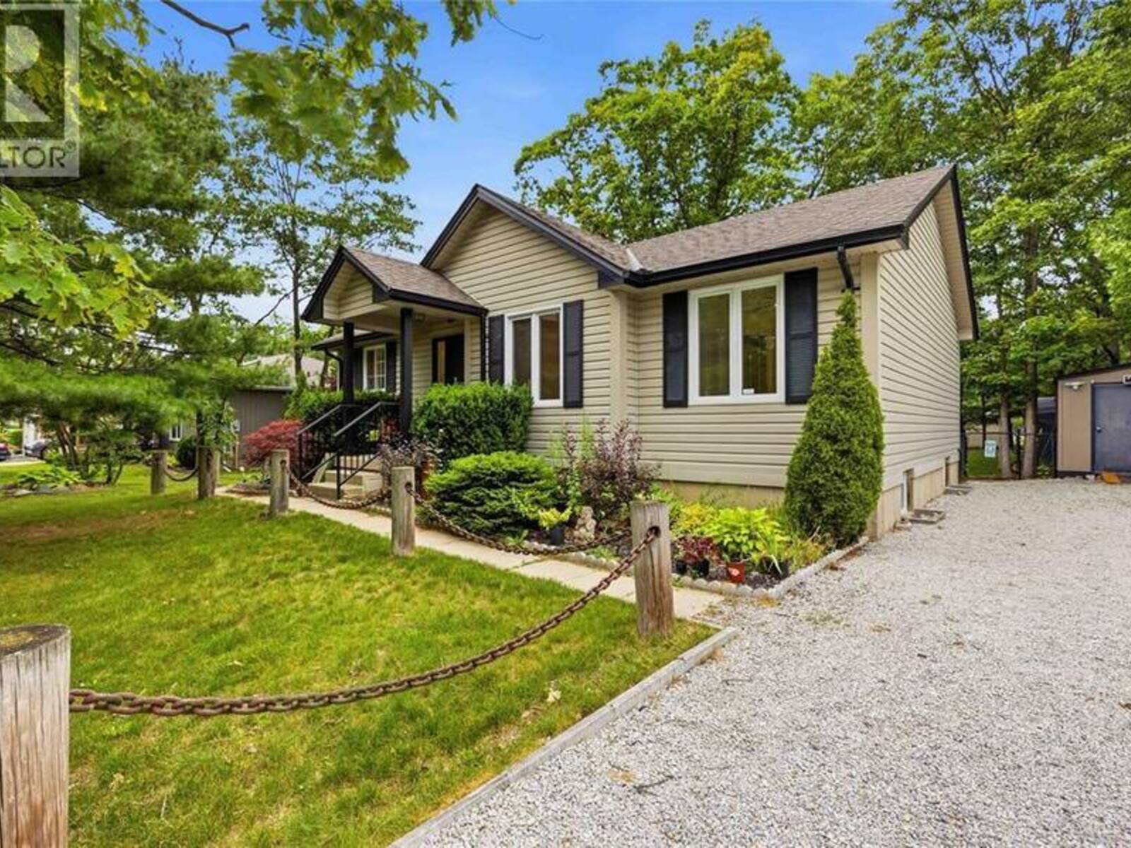 10158 VICTORIA STREET, Lambton Shores, Ontario N0M 2L0