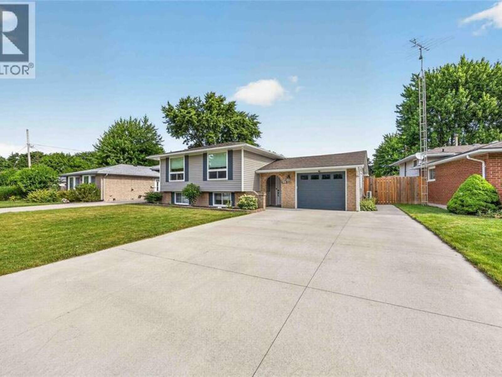 266 Clairwood CRESCENT, St. Clair, Ontario N0N 1G0