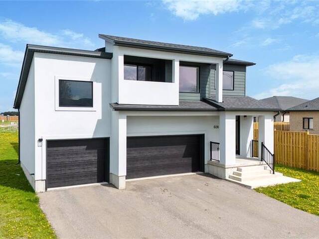 608 SWEETBAY CRESCENT Sarnia Ontario, N7S 0A8 - 6 Bedrooms Home For Sale