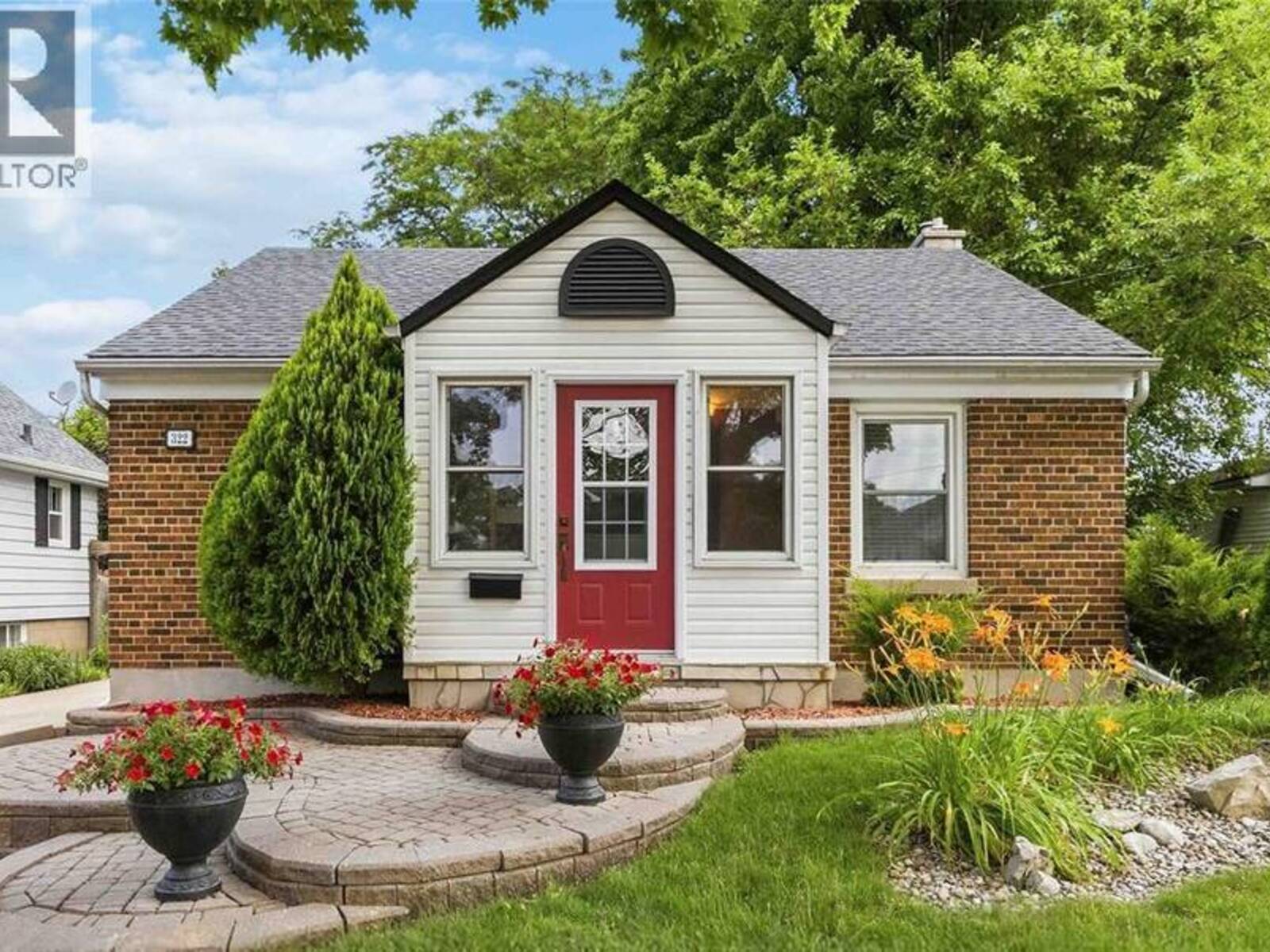 322 COBDEN STREET, Sarnia, Ontario N7T 4A3