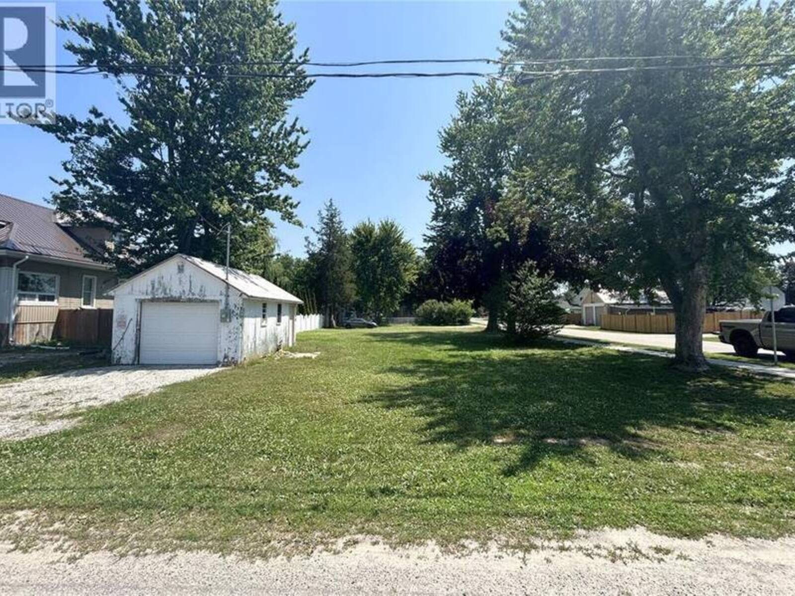 8066 WALLACE STREET, Brooke-Alvinston, Ontario N0N 1A0