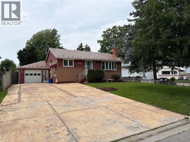 1201 GIFFEL ROAD Sarnia Ontario, N7S 3K5 - 3 Bedrooms Home For Sale
