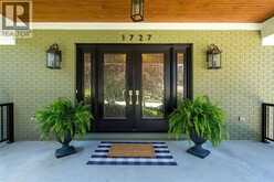 1727 MATER DRIVE | Sarnia Ontario | Slide Image Three