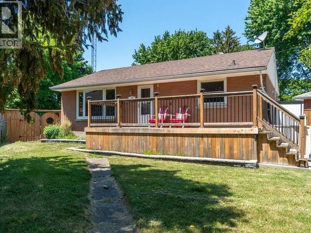 18 TWEEDSMUIR AVENUE Sarnia Ontario, N7S 2R8 - 5 Bedrooms Home For Sale