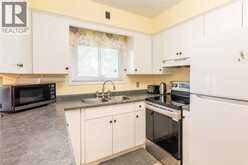 8 PARRY DRIVE | Chatham Ontario | Slide Image Ten