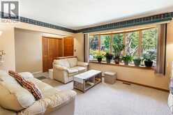 8 PARRY DRIVE | Chatham Ontario | Slide Image Six