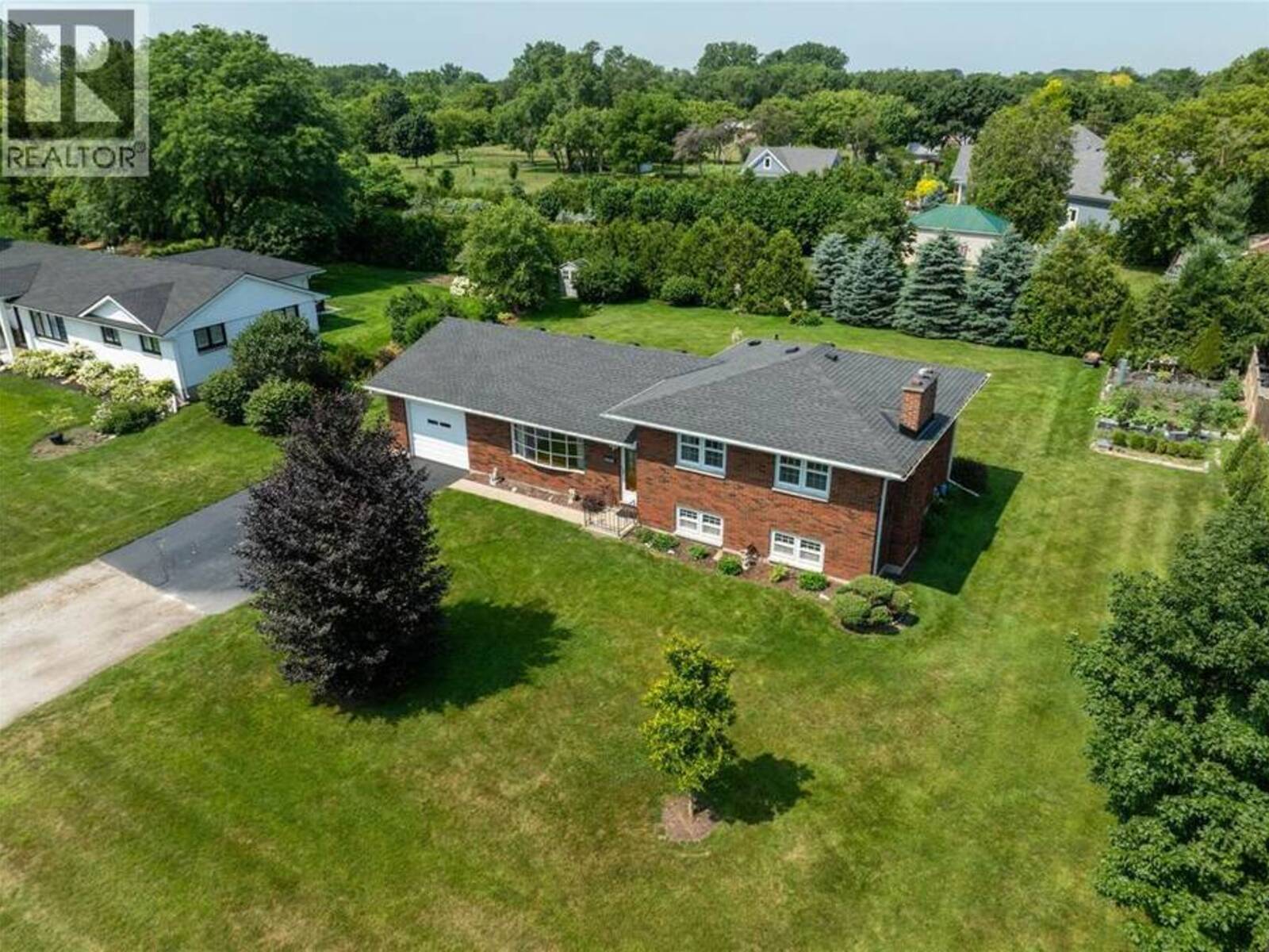 1697 THURSTON ROAD, Sarnia, Ontario N7X 1A5