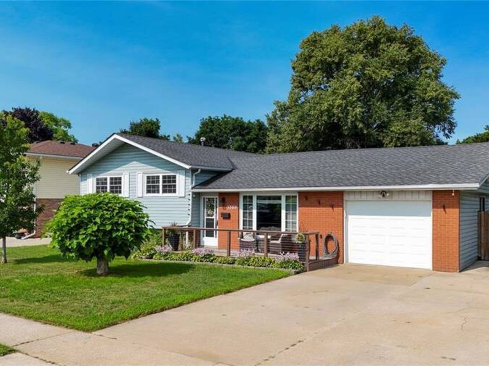 1309 INDIAN ROAD, Sarnia, Ontario N7V 4C6
